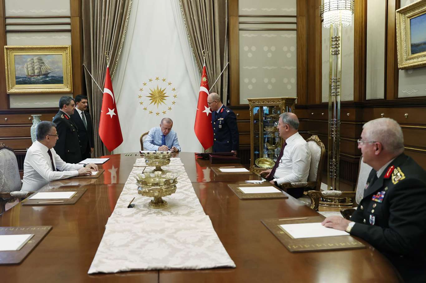YAŞ kararları Resmi Gazete'de yayımlandı